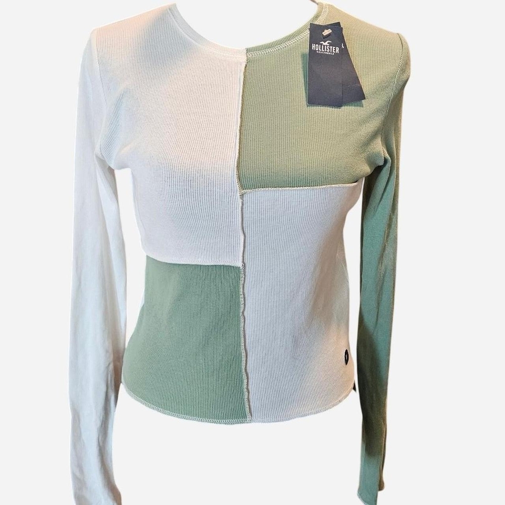 Hollister Women's Long Sleeve Green and White Top